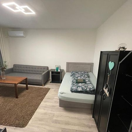 Apartman Sabo Komenskeho Кошице Екстер'єр фото